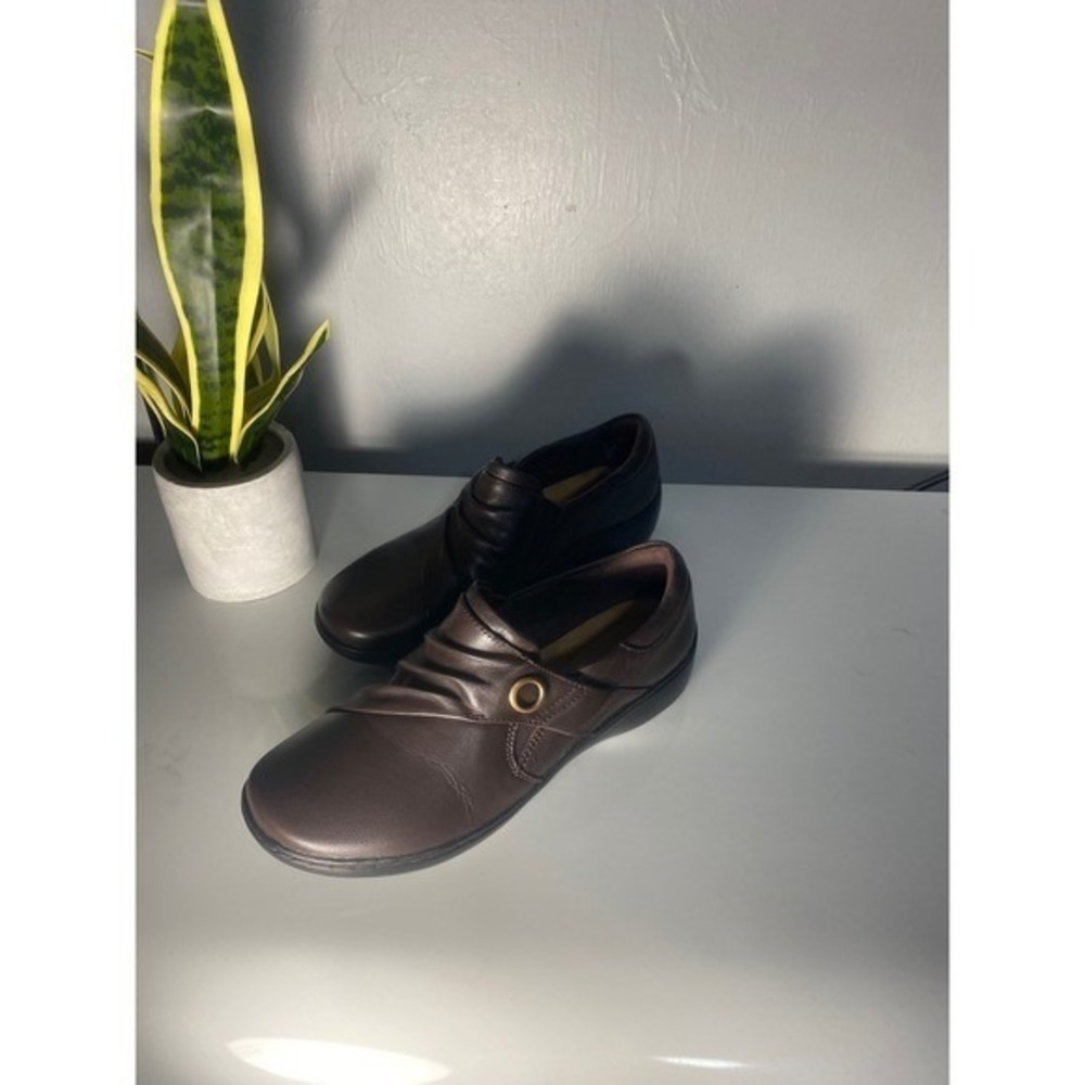 Clarks Collection Brown Leather Pleated Slip On Loafers Shoes 7W 26179585 - Picture 2 of 6